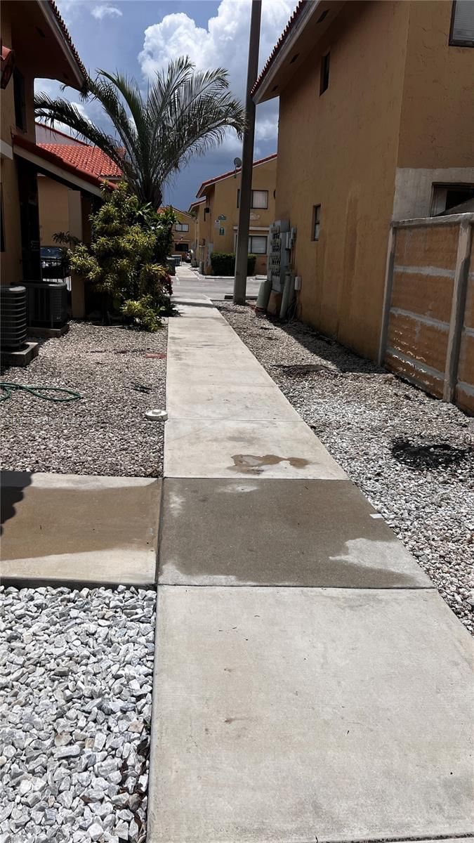 Real estate property located at 2760 61st Pl #202, Miami-dade, Residencial El Prado Cond, Hialeah, FL