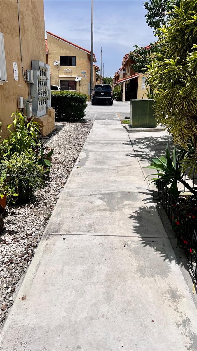 Real estate property located at 2760 61st Pl #202, Miami-dade, Residencial El Prado Cond, Hialeah, FL