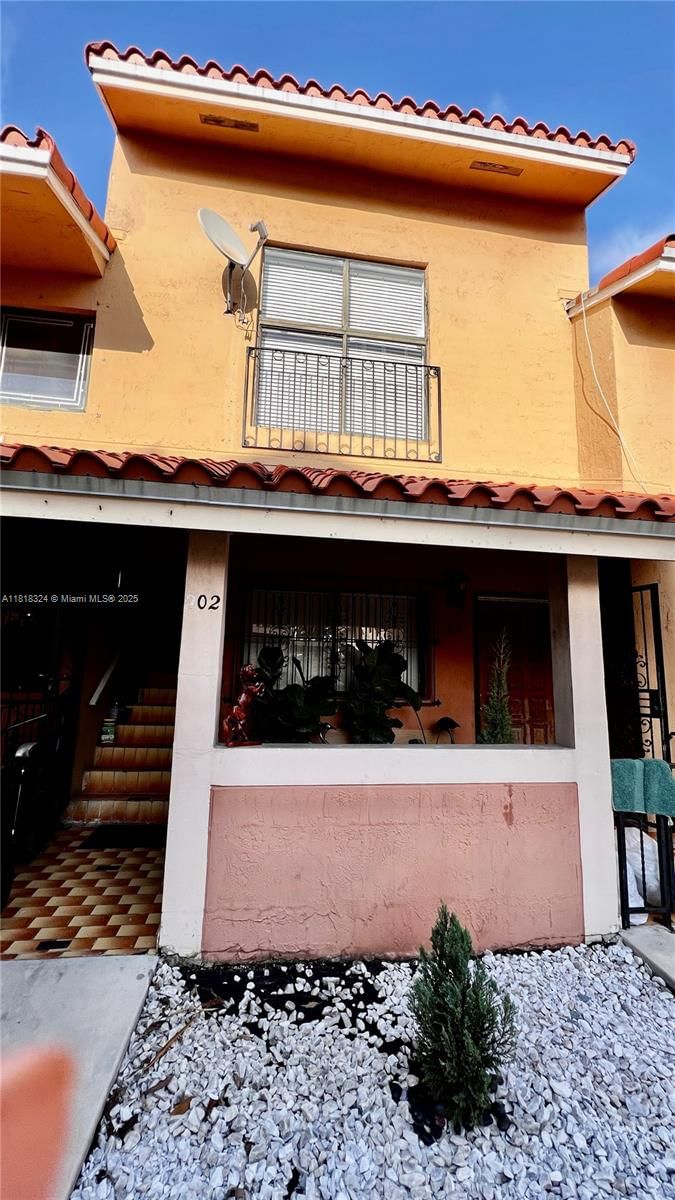 Real estate property located at 2760 61st Pl #202, Miami-dade, Residencial El Prado Cond, Hialeah, FL