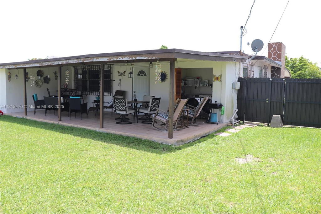 Real estate property located at 4121 99th Ave, Miami-dade, Fairlawn Estates, Miami, FL