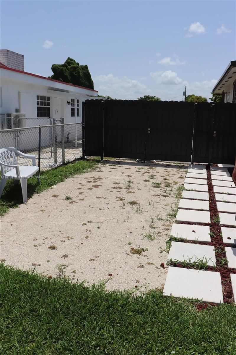 Real estate property located at 4121 99th Ave, Miami-dade, Fairlawn Estates, Miami, FL