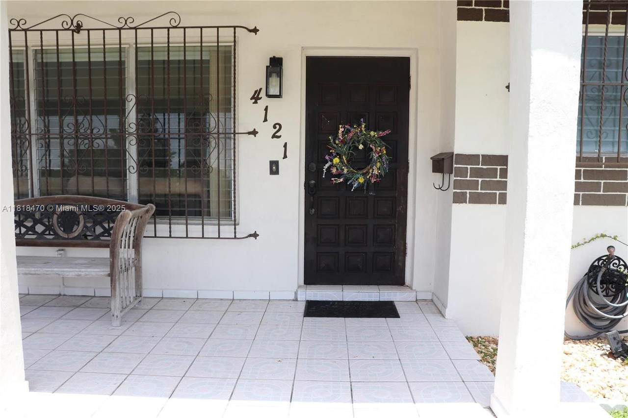 Real estate property located at 4121 99th Ave, Miami-dade, Fairlawn Estates, Miami, FL