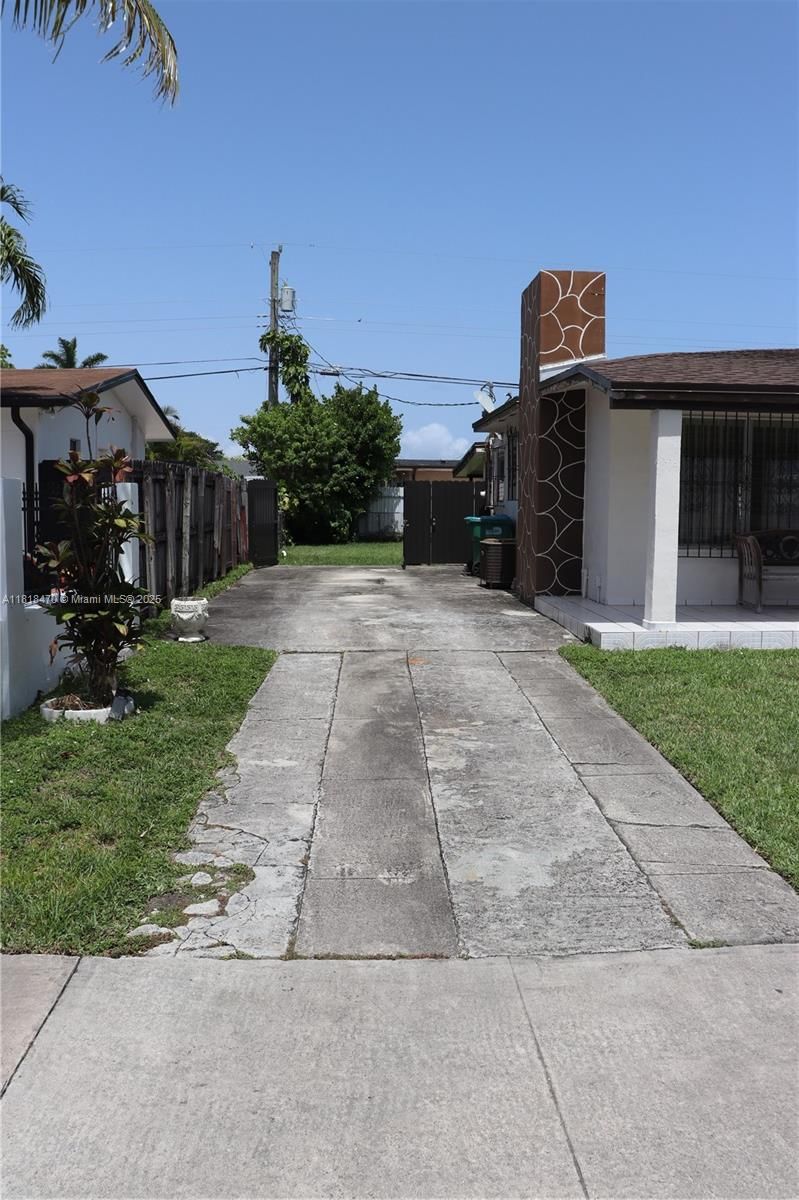Real estate property located at 4121 99th Ave, Miami-dade, Fairlawn Estates, Miami, FL