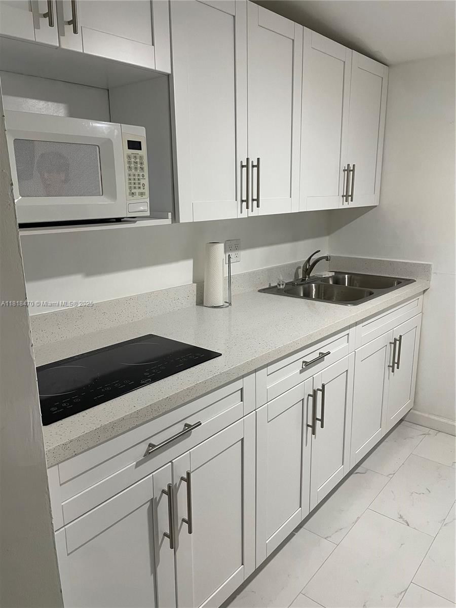 Real estate property located at 4121 99th Ave, Miami-dade, Fairlawn Estates, Miami, FL