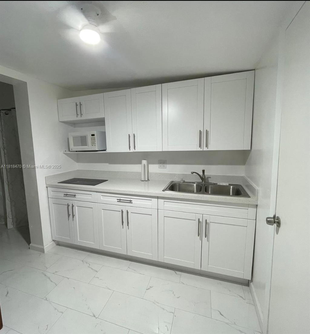 Real estate property located at 4121 99th Ave, Miami-dade, Fairlawn Estates, Miami, FL