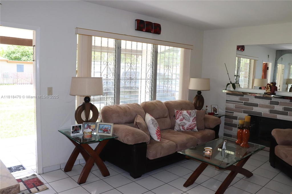 Real estate property located at 4121 99th Ave, Miami-dade, Fairlawn Estates, Miami, FL