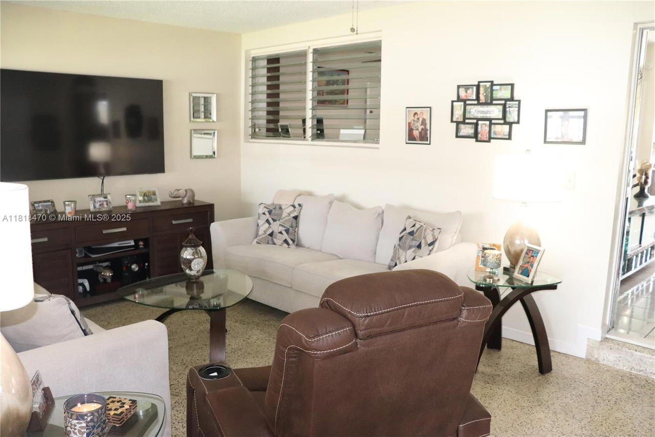 Real estate property located at 4121 99th Ave, Miami-dade, Fairlawn Estates, Miami, FL