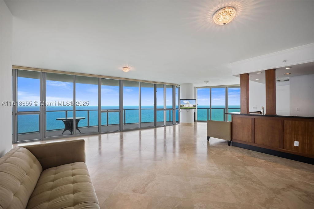 Real estate property located at 3101 Ocean Dr #2708, Broward, Ocean Palms Condo, Hollywood, FL