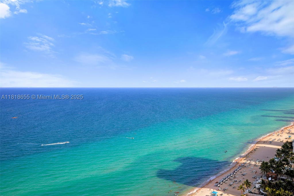 Real estate property located at 3101 Ocean Dr #2708, Broward, Ocean Palms Condo, Hollywood, FL