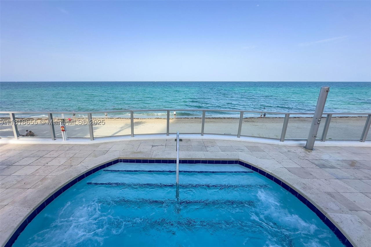 Real estate property located at 3101 Ocean Dr #2708, Broward, Ocean Palms Condo, Hollywood, FL