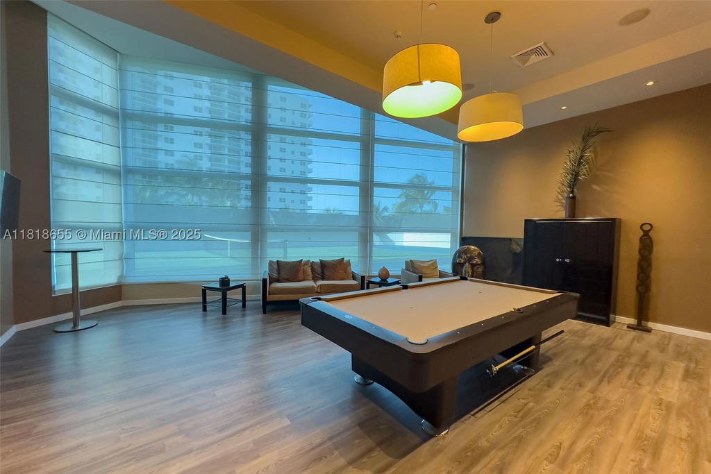 Real estate property located at 3101 Ocean Dr #2708, Broward, Ocean Palms Condo, Hollywood, FL
