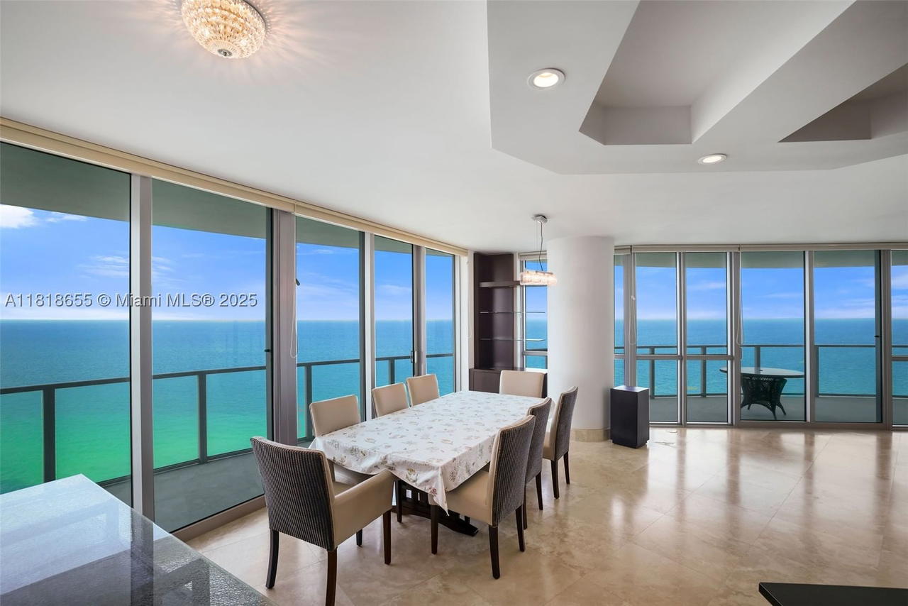 Real estate property located at 3101 Ocean Dr #2708, Broward, Ocean Palms Condo, Hollywood, FL