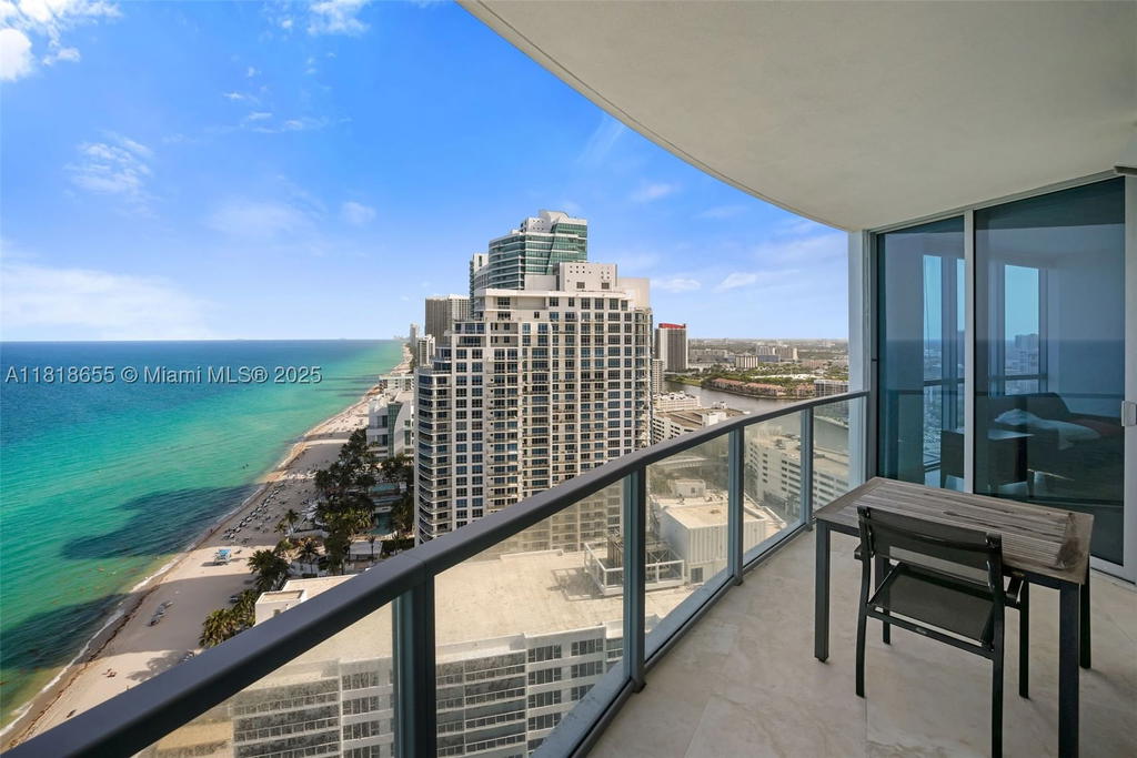 Real estate property located at 3101 Ocean Dr #2708, Broward, Ocean Palms Condo, Hollywood, FL