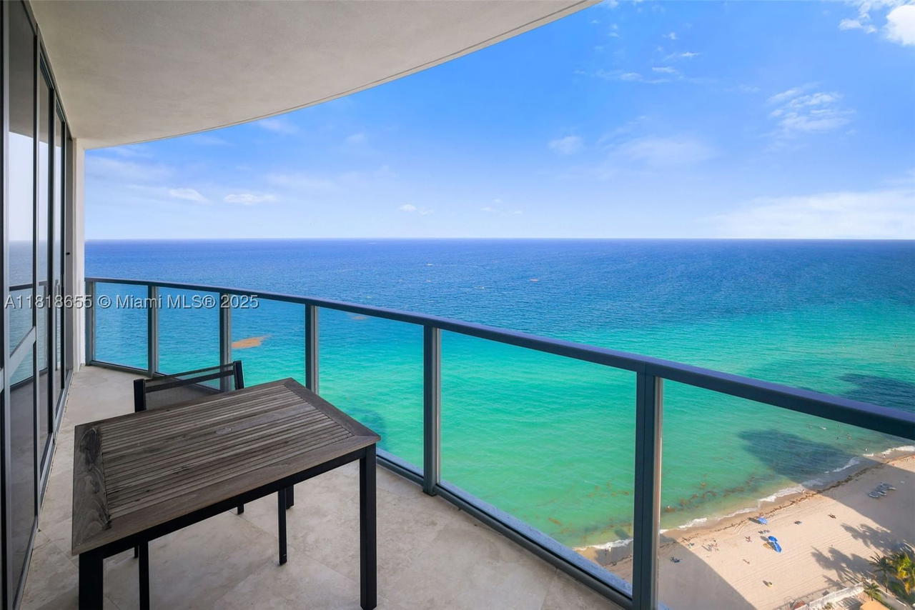 Real estate property located at 3101 Ocean Dr #2708, Broward, Ocean Palms Condo, Hollywood, FL