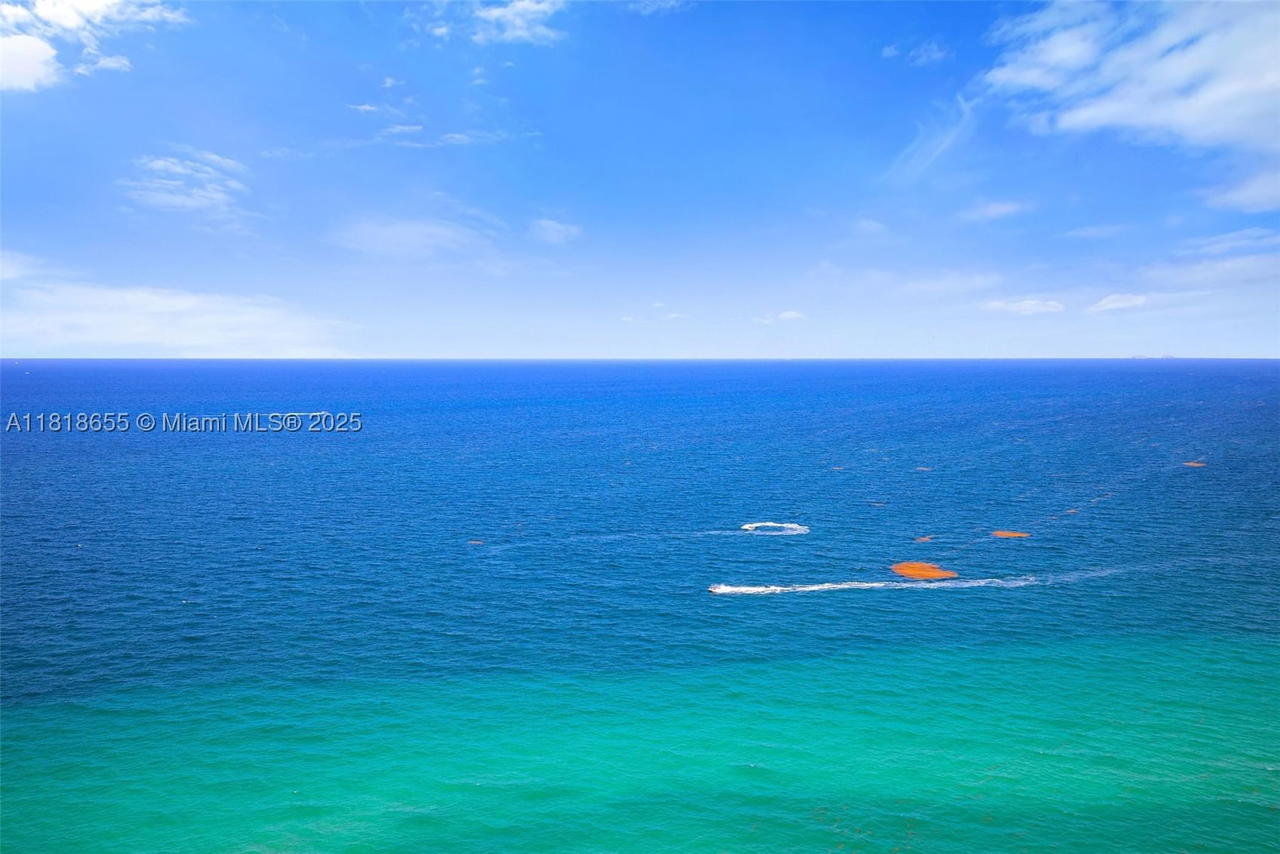 Real estate property located at 3101 Ocean Dr #2708, Broward, Ocean Palms Condo, Hollywood, FL