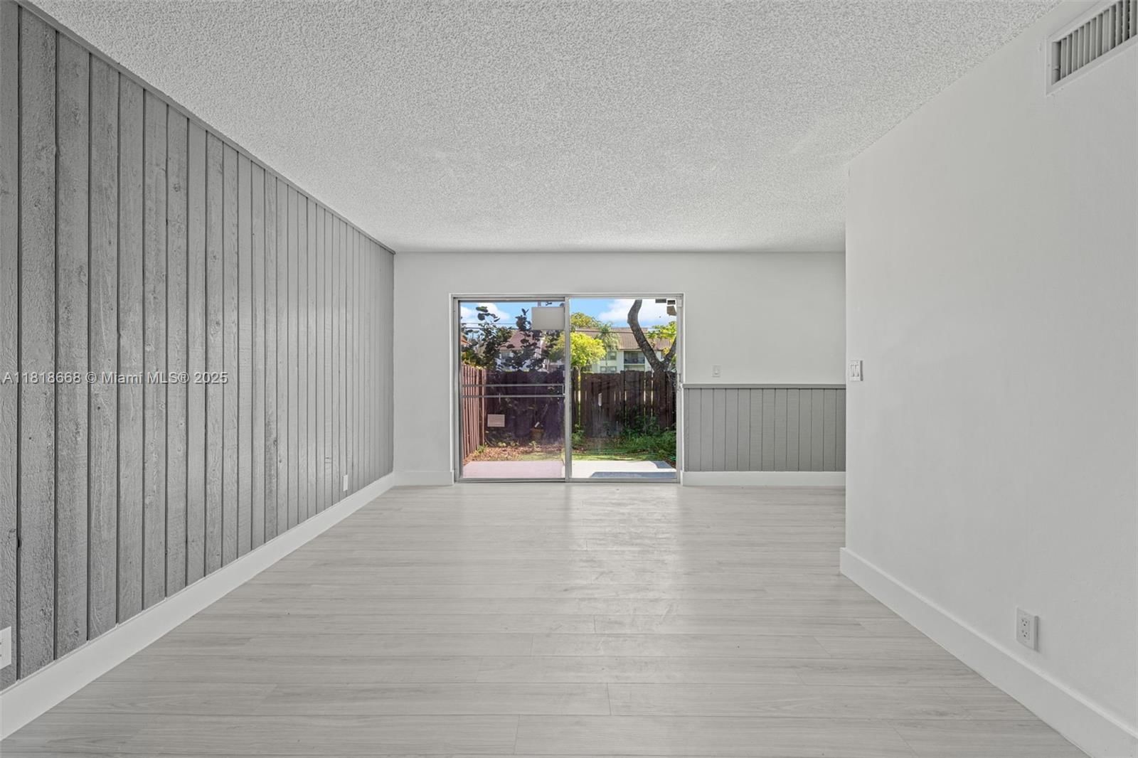Real estate property located at 7175 Nova Drive #303, Broward, Arista Park Condo, Davie, FL