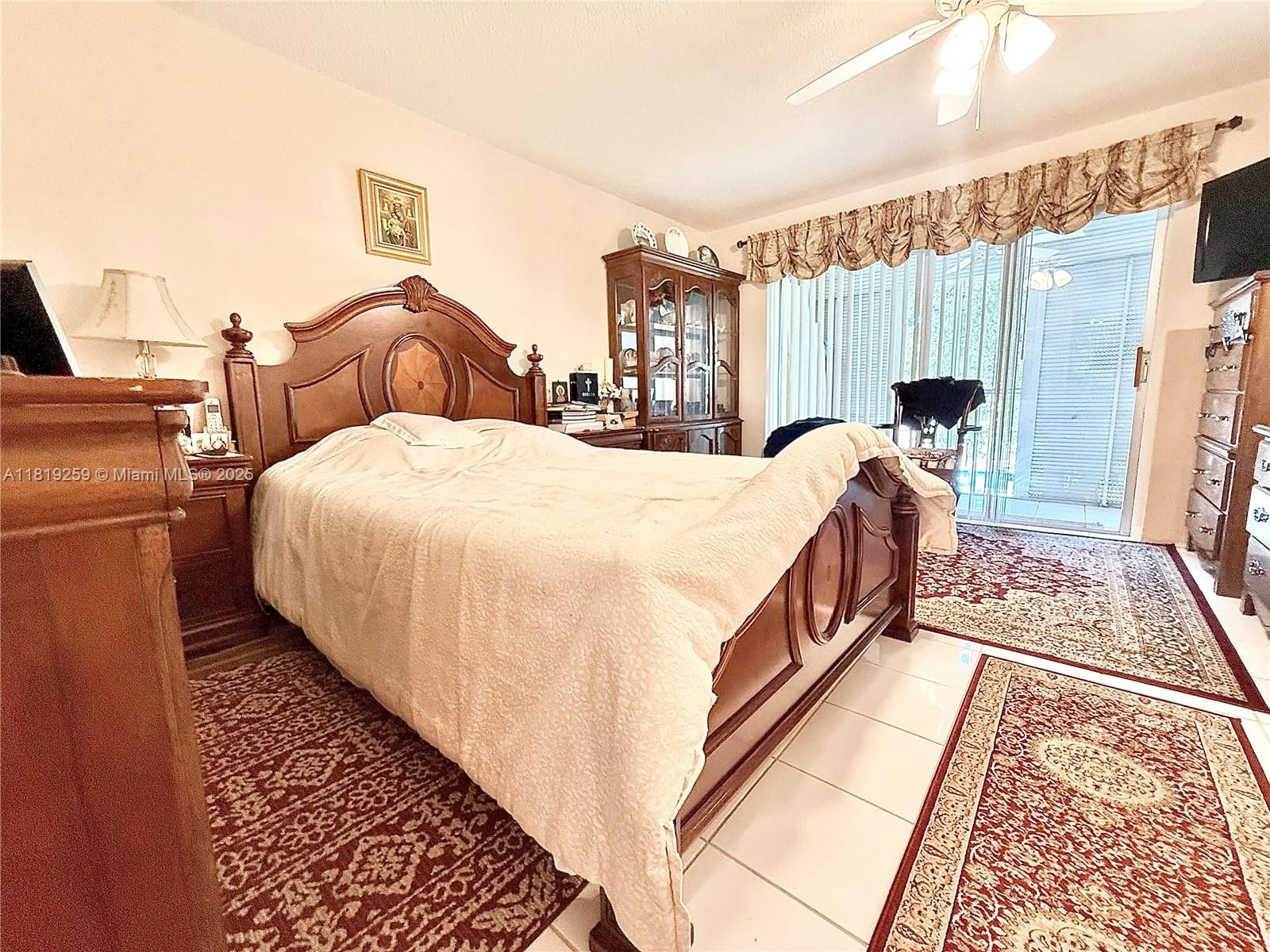 Real estate property located at 5100 Washington St #304, Broward, Hillcrest Country Club Ap, Hollywood, FL