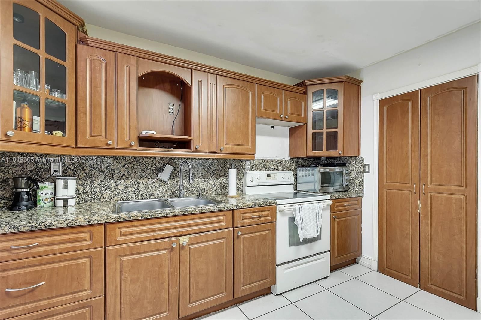 Real estate property located at 1150 69th Pl, Miami-dade, Lake View Park Sec 1, Hialeah, FL