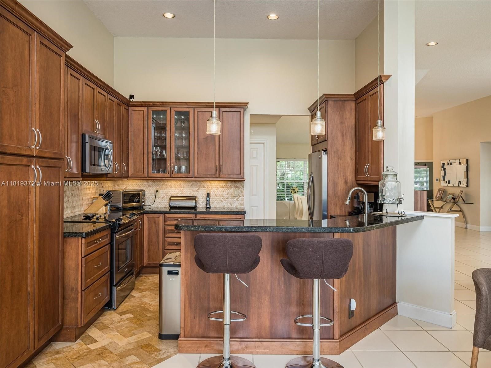 Real estate property located at 643 Lake Blvd, Broward, The Lakes, Weston, FL