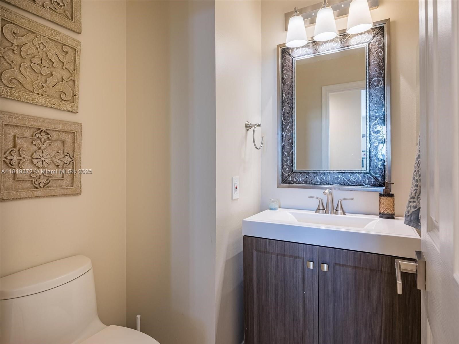 Real estate property located at 643 Lake Blvd, Broward, The Lakes, Weston, FL