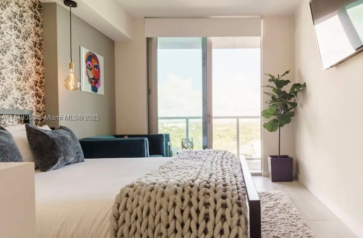 Real estate property located at 3900 Biscayne Blvd N-1011, Miami-dade, Quadro Residences, Miami, FL