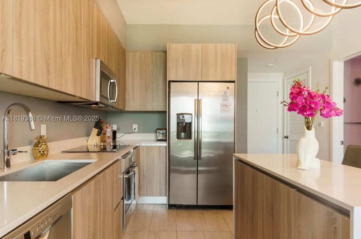 Real estate property located at 3900 Biscayne Blvd N-1011, Miami-dade, Quadro Residences, Miami, FL