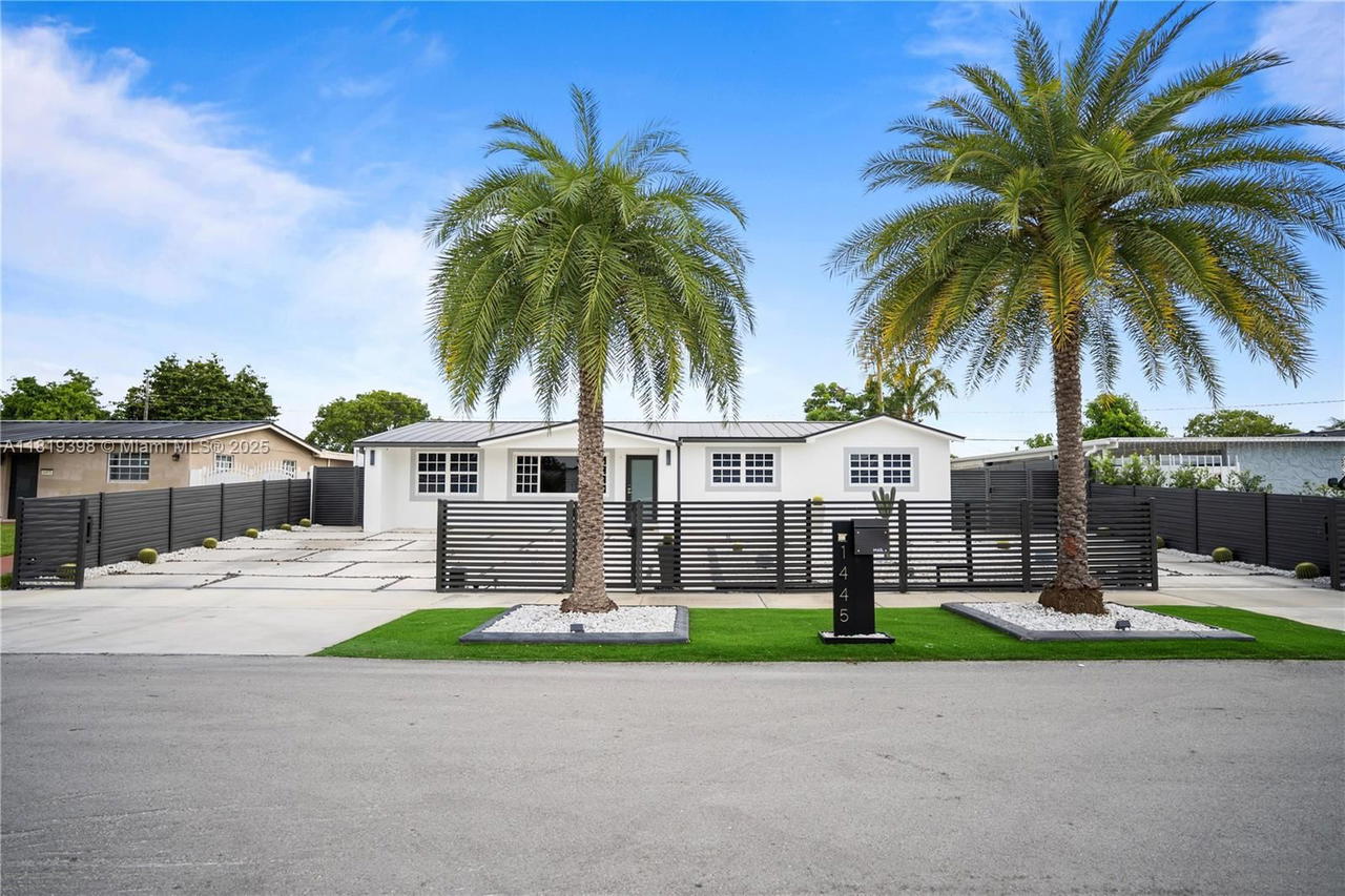 Real estate property located at 1445 195th St, Miami-dade, Norwood Hgts 2nd Addn, Miami Gardens, FL