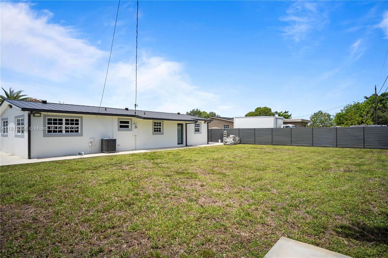 Real estate property located at 1445 195th St, Miami-dade, Norwood Hgts 2nd Addn, Miami Gardens, FL