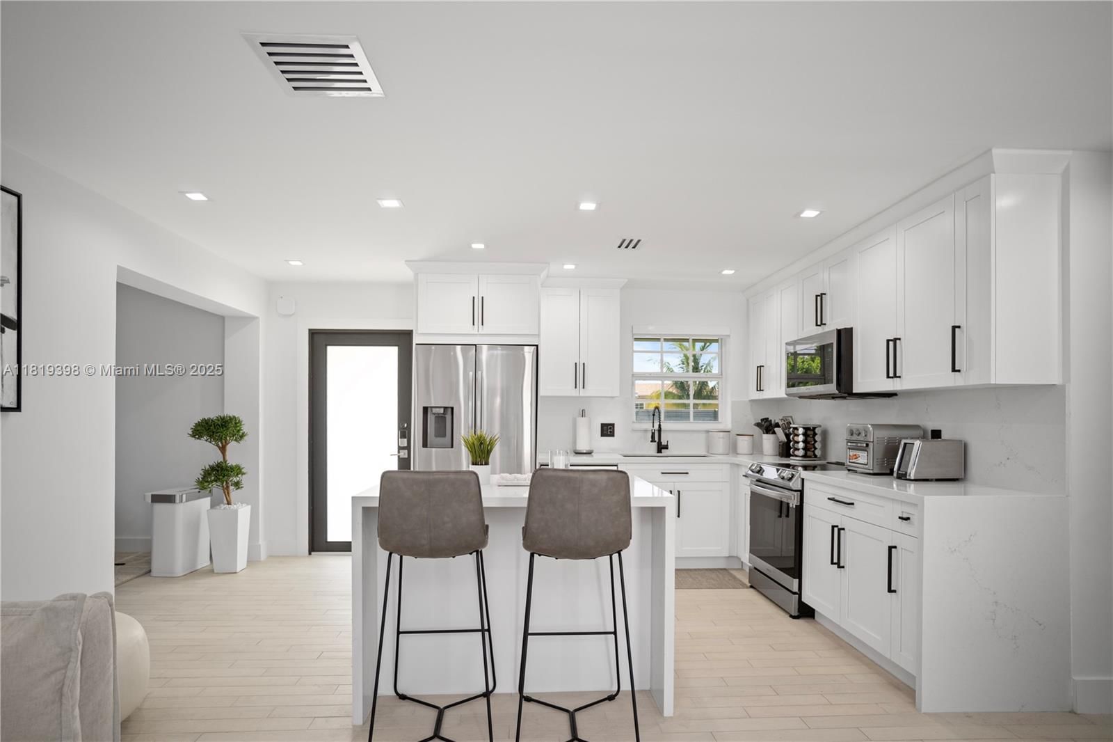 Real estate property located at 1445 195th St, Miami-dade, Norwood Hgts 2nd Addn, Miami Gardens, FL