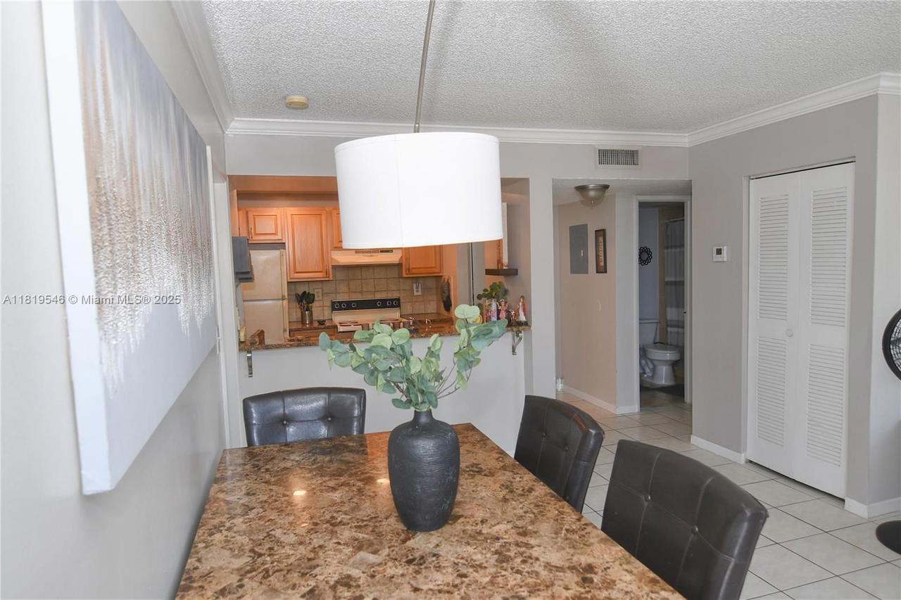 Real estate property located at 7125 186th St B311, Miami-dade, Las Brisas@ Country Club, Hialeah, FL