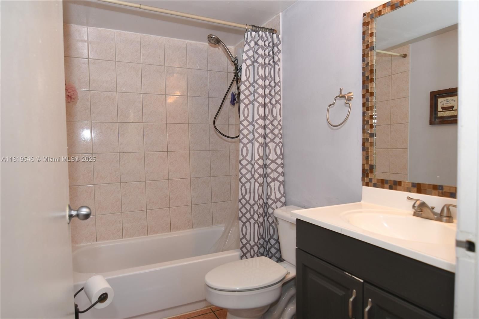 Real estate property located at 7125 186th St B311, Miami-dade, Las Brisas@ Country Club, Hialeah, FL
