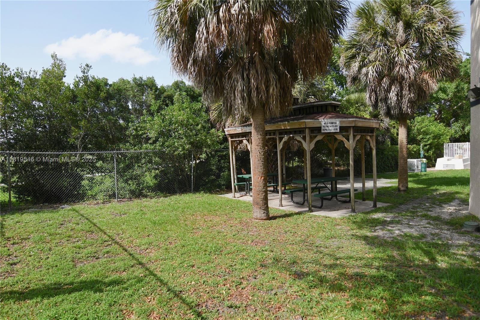 Real estate property located at 7125 186th St B311, Miami-dade, Las Brisas@ Country Club, Hialeah, FL