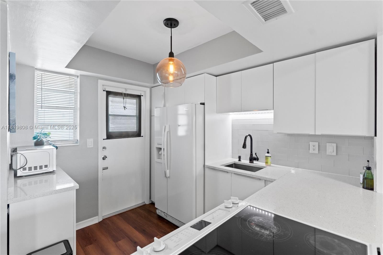Real estate property located at 1333 Hallandale Beach Blvd #421, Broward, April Song Condo, Hallandale Beach, FL