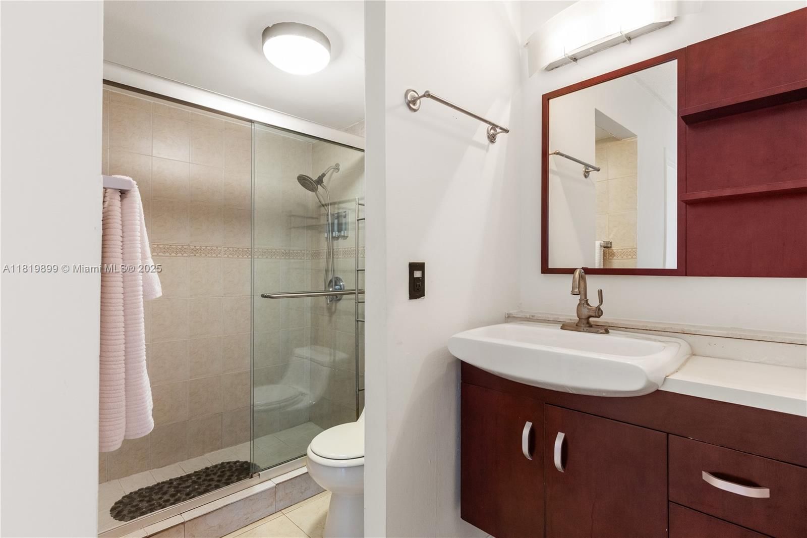 Real estate property located at 401 Golden Isles Dr #613, Broward, Ocean View Towers Condo, Hallandale Beach, FL