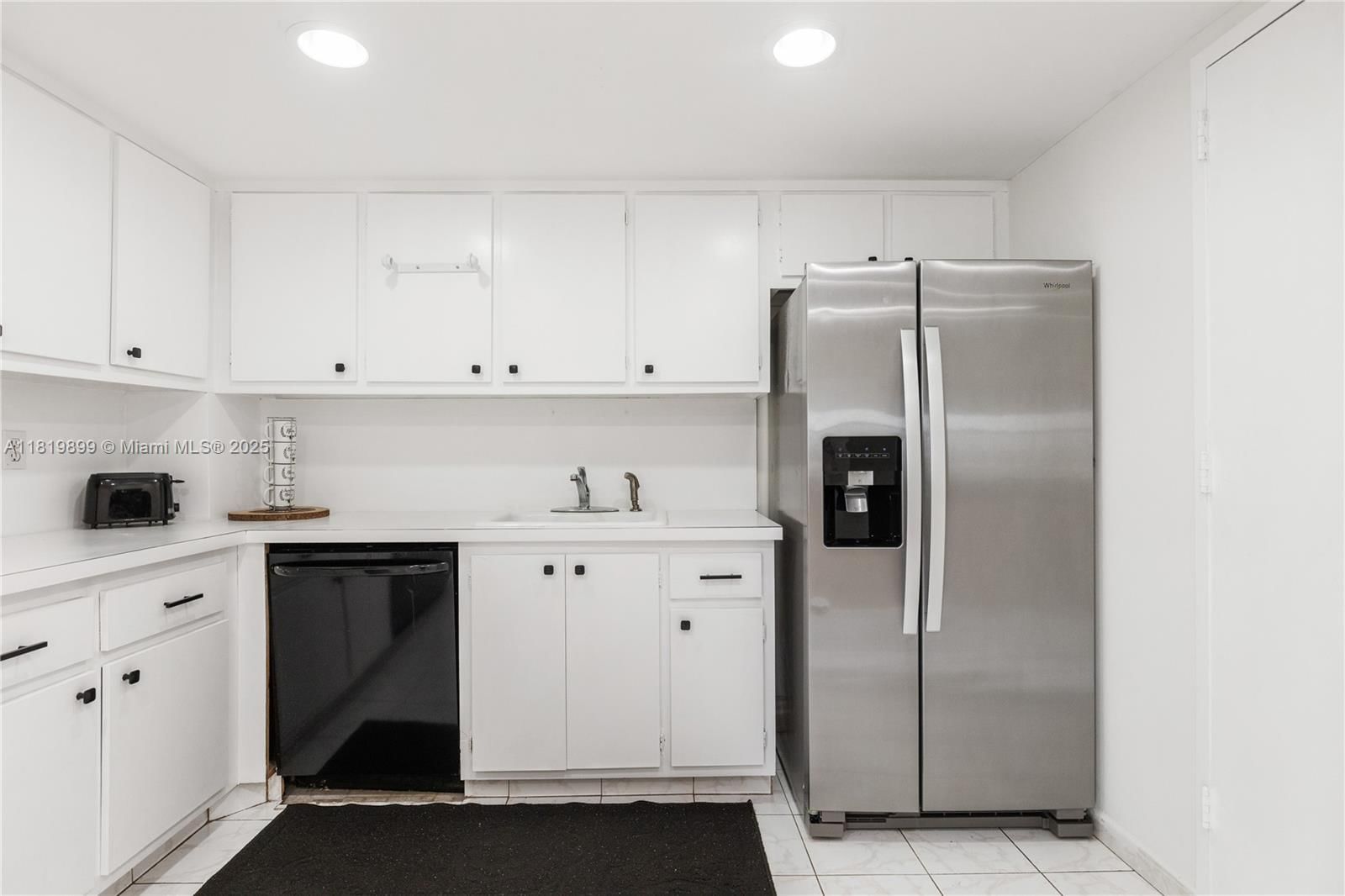 Real estate property located at 401 Golden Isles Dr #613, Broward, Ocean View Towers Condo, Hallandale Beach, FL