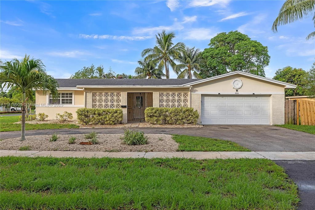 Real estate property located at 4818 8th St, Broward, Breezeswept Park Estates, Plantation, FL