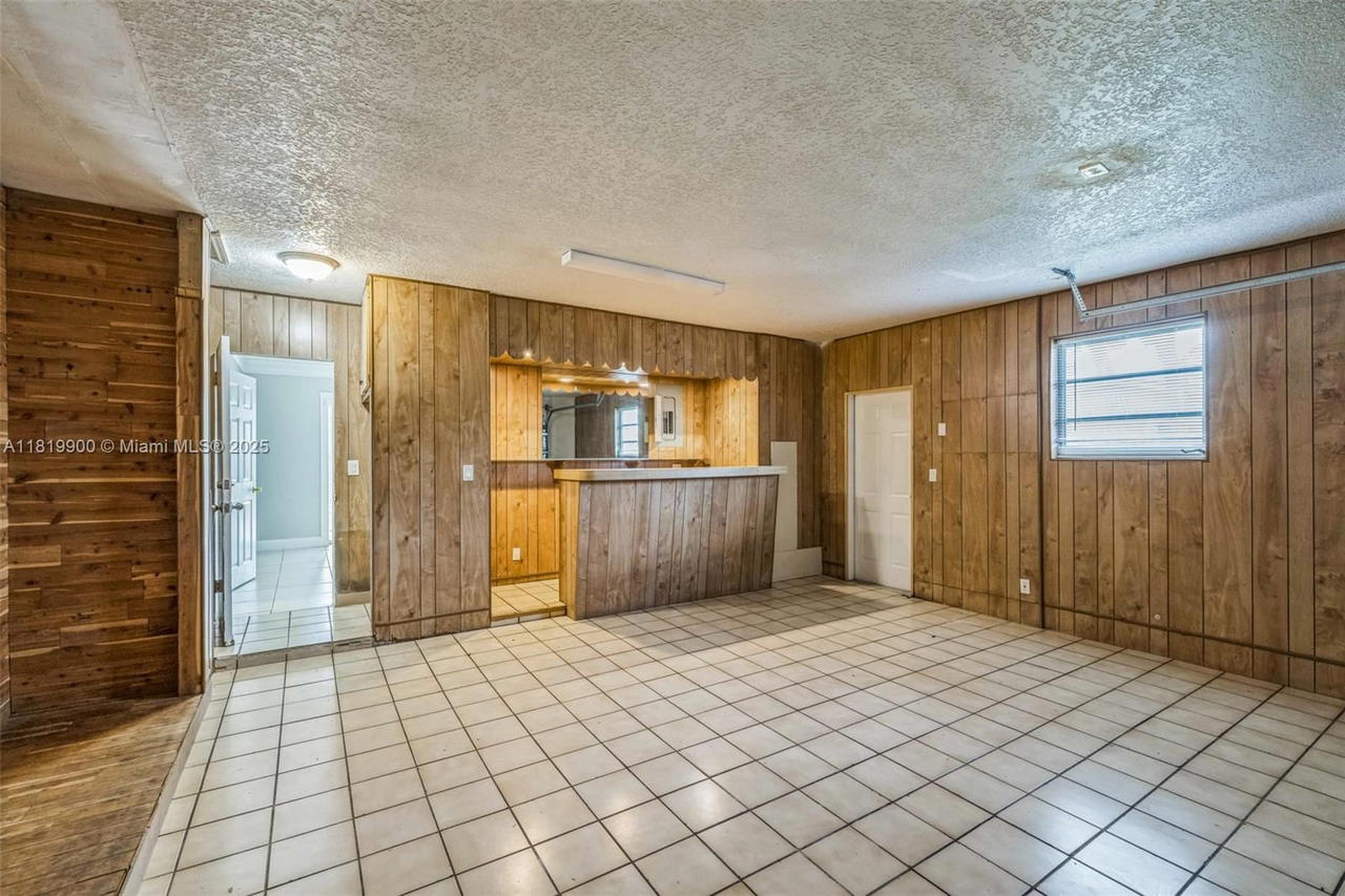 Real estate property located at 4818 8th St, Broward, Breezeswept Park Estates, Plantation, FL