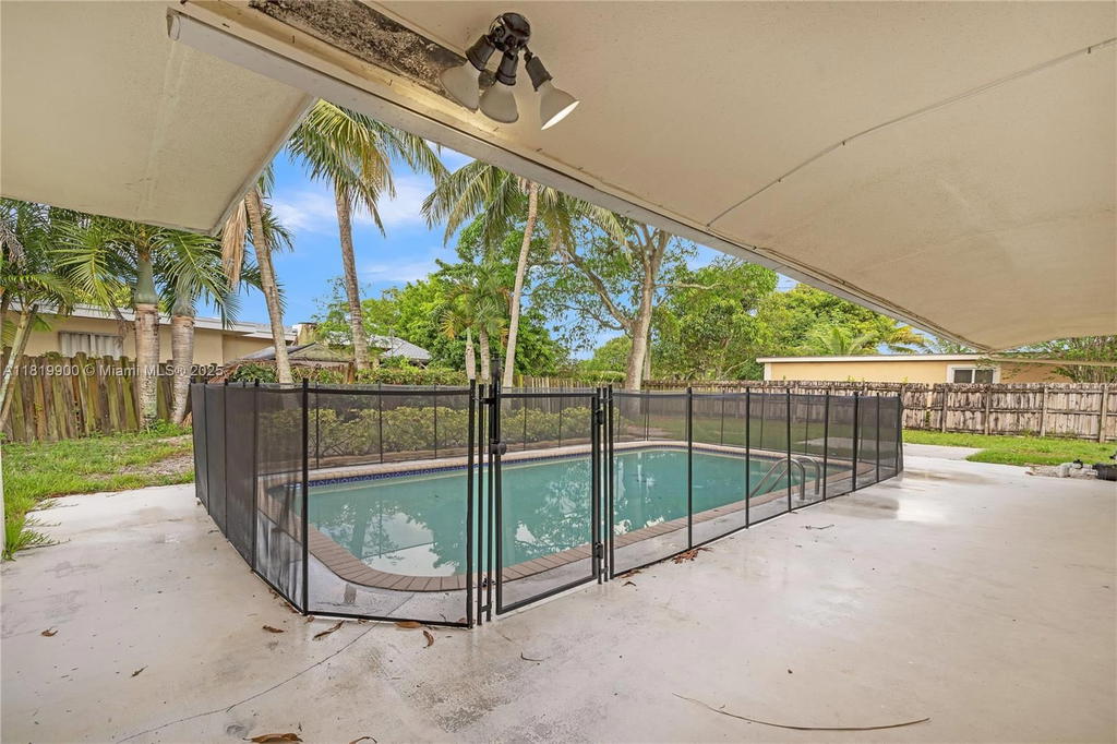 Real estate property located at 4818 8th St, Broward, Breezeswept Park Estates, Plantation, FL