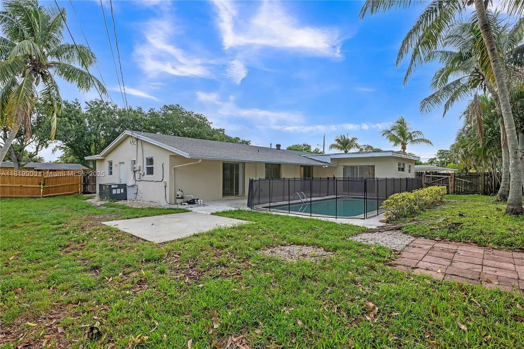 Real estate property located at 4818 8th St, Broward, Breezeswept Park Estates, Plantation, FL
