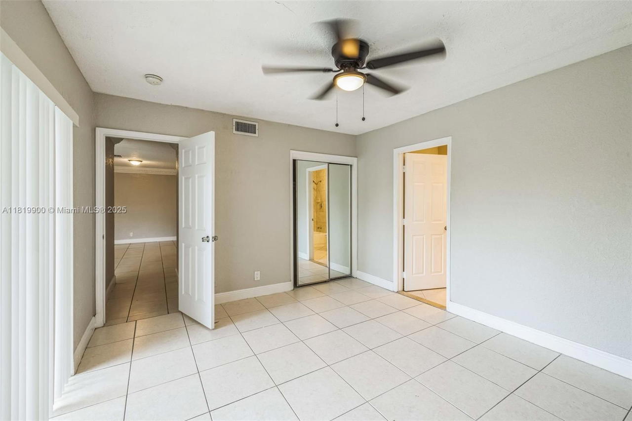 Real estate property located at 4818 8th St, Broward, Breezeswept Park Estates, Plantation, FL