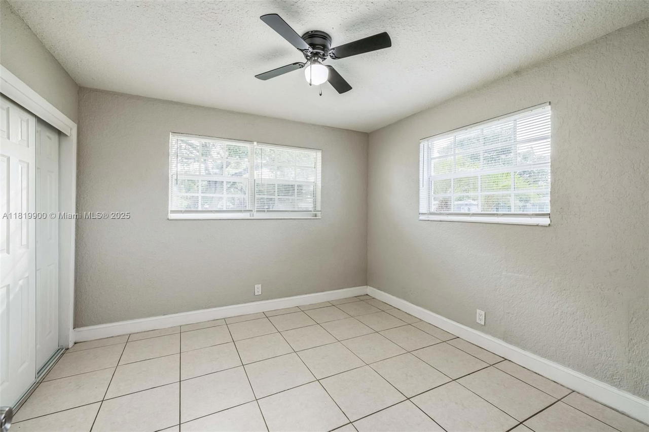 Real estate property located at 4818 8th St, Broward, Breezeswept Park Estates, Plantation, FL