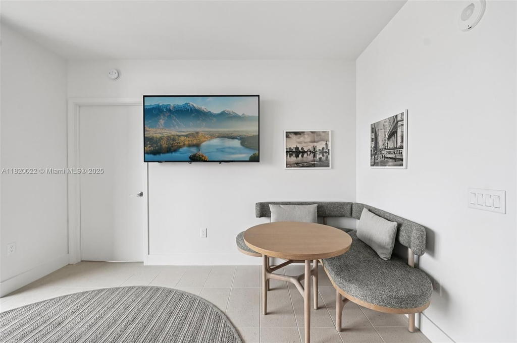 Real estate property located at 159 6th St #3407, Miami-dade, Gale Residences, Miami, FL