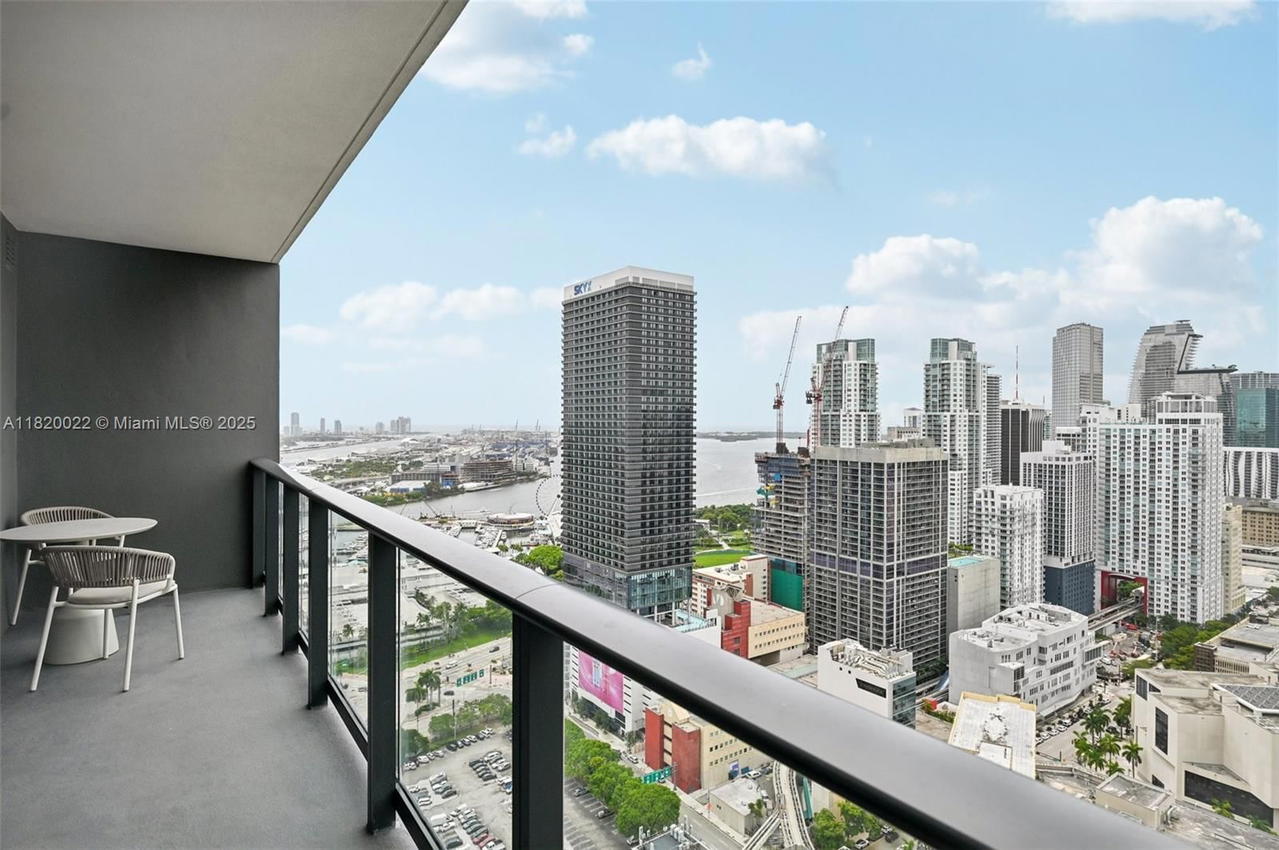Real estate property located at 159 6th St #3407, Miami-dade, Gale Residences, Miami, FL