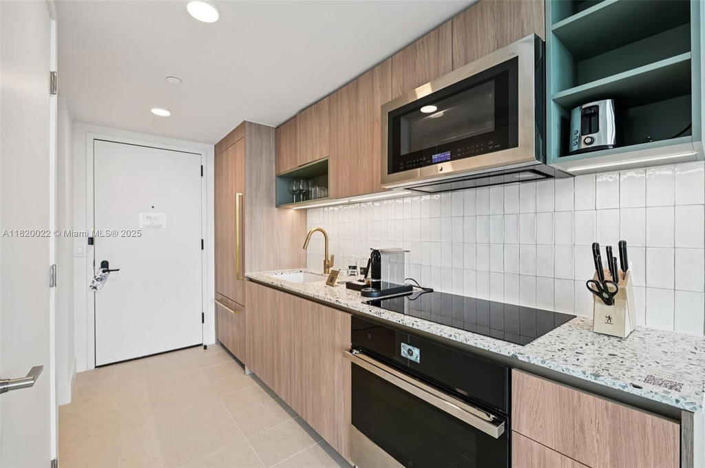 Real estate property located at 159 6th St #3407, Miami-dade, Gale Residences, Miami, FL