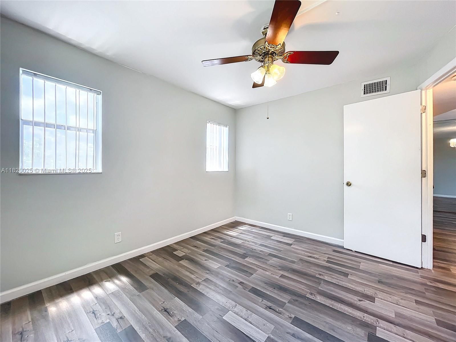 Real estate property located at 9850 Sunrise Lakes Blvd #212, Broward, Sunrise Lakes 154 Condo, Sunrise, FL