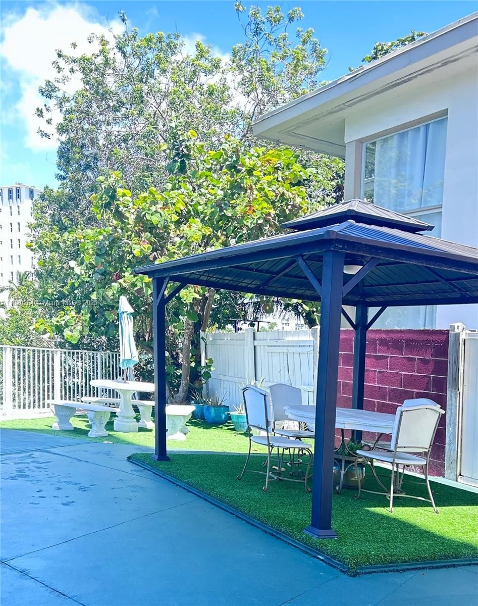 Real estate property located at 7118 Bonita Dr #405, Miami-dade, Fountain Towers Condo, Miami Beach, FL