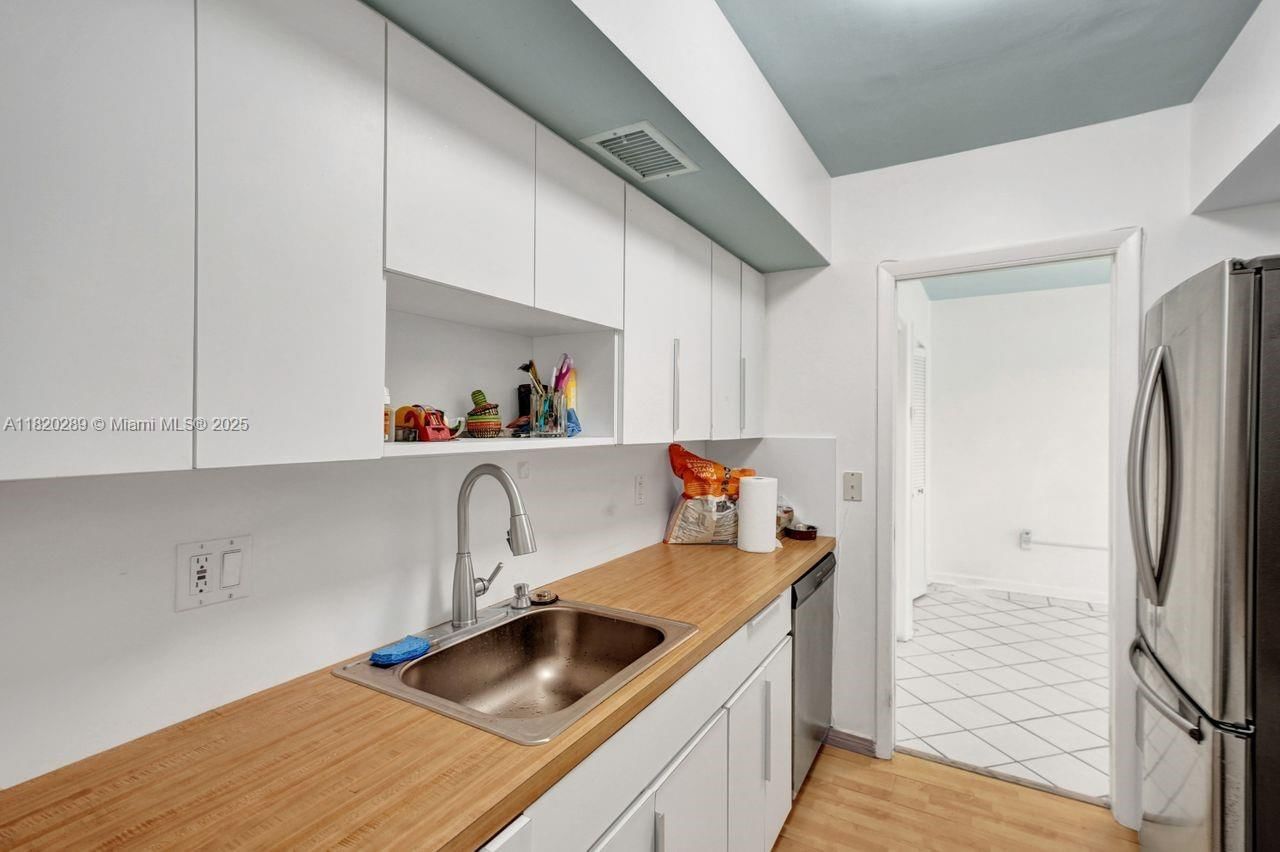 Real estate property located at 260 Sunrise Dr E, Miami-dade, Sunrise Manor Condo, Key Biscayne, FL