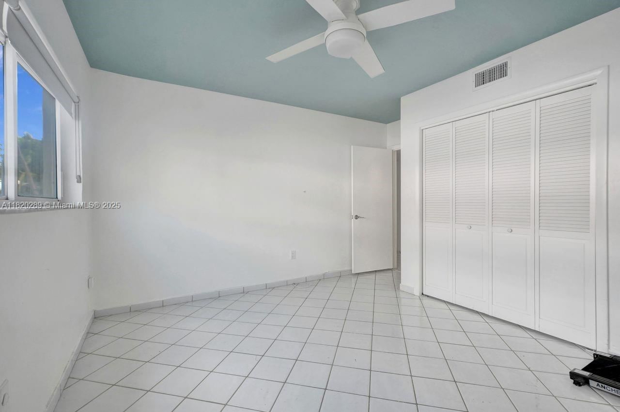 Real estate property located at 260 Sunrise Dr E, Miami-dade, Sunrise Manor Condo, Key Biscayne, FL