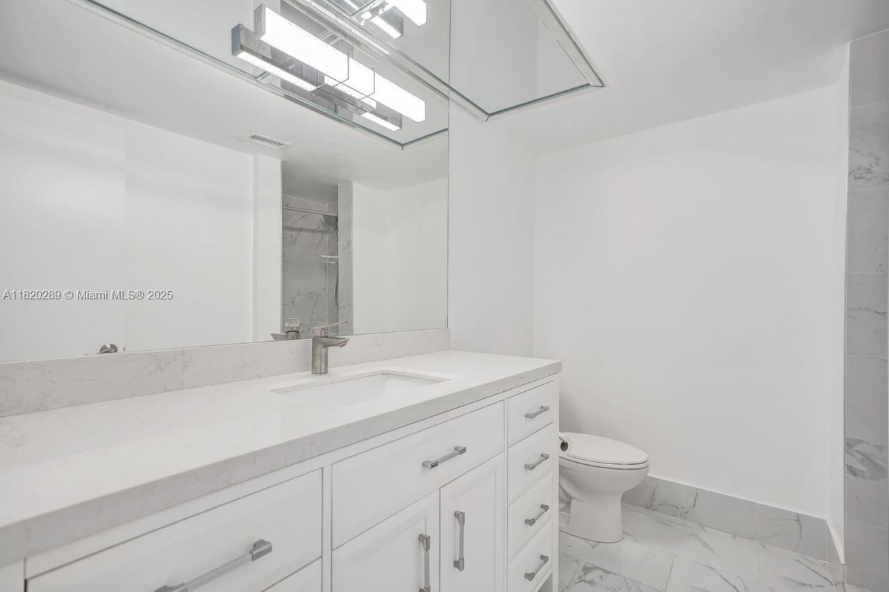 Real estate property located at 260 Sunrise Dr E, Miami-dade, Sunrise Manor Condo, Key Biscayne, FL