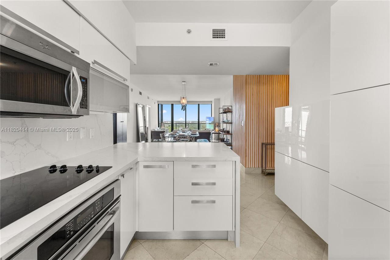 Real estate property located at 601 36th St #1504, Miami-dade, Blue Condo, Miami, FL